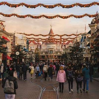 Ontdek de Magie van Disneyland Parijs: De Invloed op de Europese Toerisme- en Entertainmentindustrie