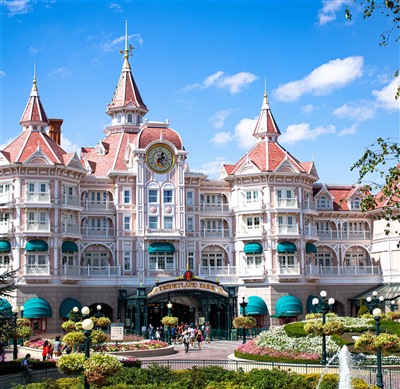 De beste Disney-hotels en hun zwembaden en wellnessfaciliteiten in Disneyland Parijs